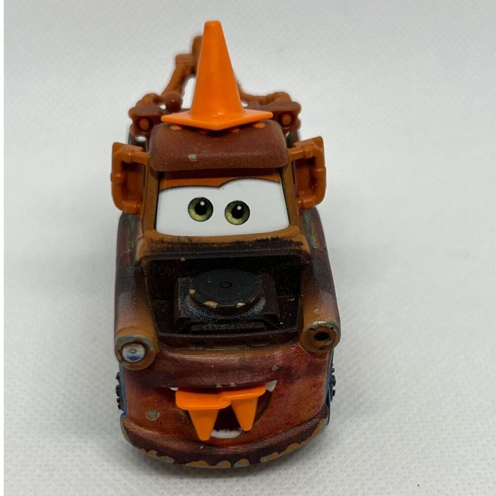Loose Disney Pixar CARS Mater w/ Cone Teeth Deluxe Radiator Springs VGUC